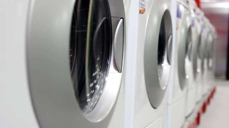 Γερμανία: Τουλάχιστον 2.000 απολύσεις θα κάνει η εταιρεία ηλεκτρικών συσκευών Miele