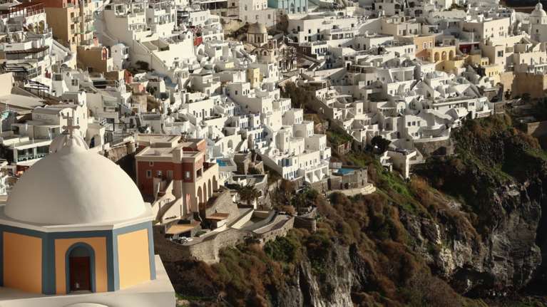Η Σαντορίνη εκπέμπει SOS μετά την κατολίσθηση: Ζητούν παρέμβαση της πολεοδομίας για την αυθαίρετη δόμηση - Τι λένε οι ειδικοί