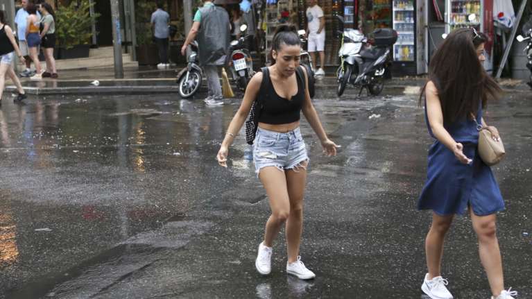 Έκτακτο δελτίο καιρού: Ερχονται μπουρίνια με καταιγίδες, κεραυνούς και χαλάζι - Πότε θα χτυπήσουν την Αττική