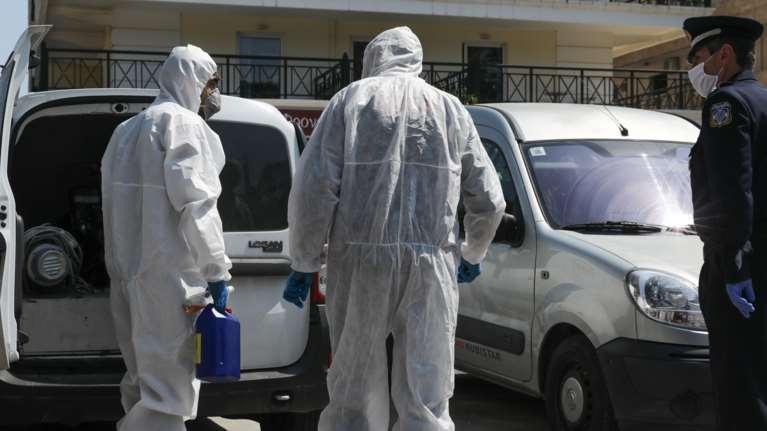 Κορονοϊός: Συναγερμός μετά τα 10 νέα κρούσματα στον οικισμό Ρομά της Νέας Σμύρνης στη Λάρισα