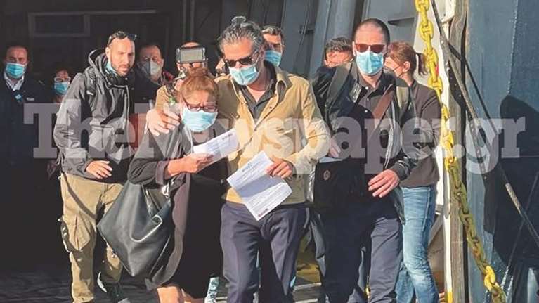 Γλυκά Νερά: Συγκινητικές στιγμές - Έφτασε στην Αλόννησο η μικρή Λυδία μαζί με τη μητέρα της Καρολάιν