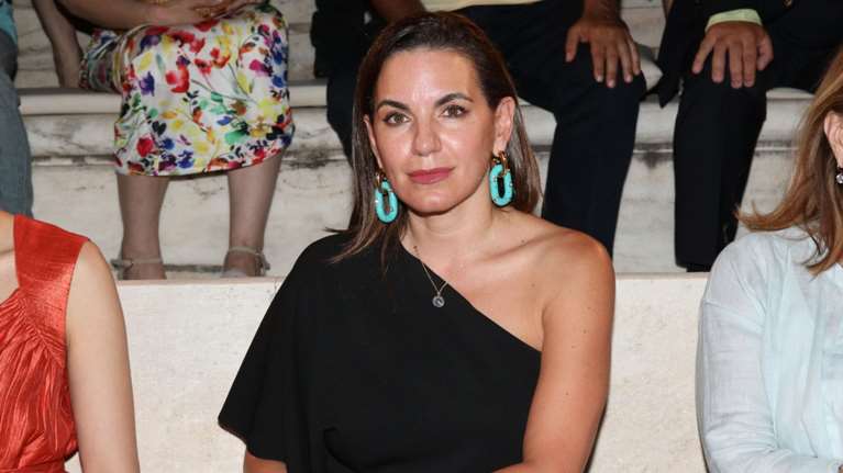 Οι κυρίες με τα μαύρα: Κούκλες και κομψές Κεφαλογιάννη και Μιχαηλίδου, στο Ηρώδειο [εικόνες]