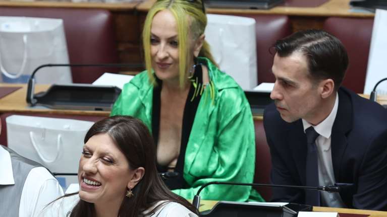 Σύγχυση: Η "πράσινη" Τζώρτζια Κεφαλά της Πλεύσης δεν διαφωνεί σε όλα με τους ακροδεξιούς Σπαρτιάτες...