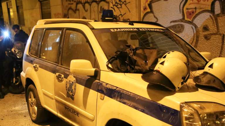 Ολο το οργανωμένο έγκλημα σε έναν φάκελο- 500 ονόματα και διευθύνσεις παρέδωσε ο Μιχάλης Χρυσοχοΐδης