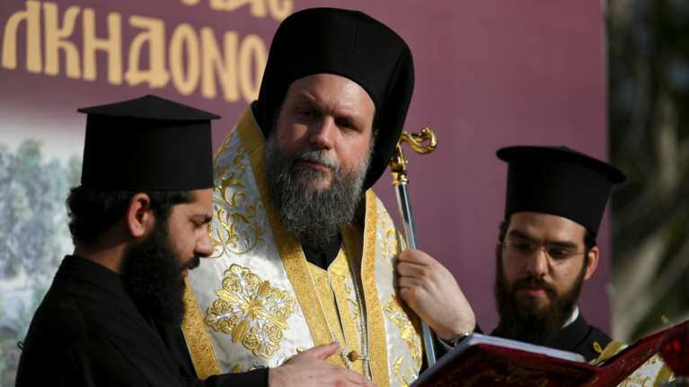 "Ιερές" αντιδράσεις - Μητροπολίτης Ν. Ιωνίας: Είναι αδιανόητο να γίνεται λειτουργία χωρίς θεία κοινωνία