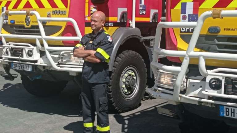 Επικεφαλής των Γάλλων πυροσβεστών: Αυτό είναι το μεγαλύτερο πρόβλημα με τις φωτιές στην Ελλάδα