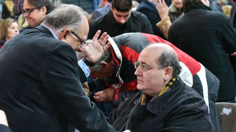 &quot;Συντροφική&quot; αλληλεγγύη Φίλη σε Παπαδημούλη για τα 38 ακίνητα: Εχει χρήμα καθαρό και φορολογημένο