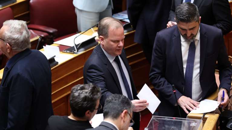 Ενταση στην προανακριτική για Καραμανλή: Η ΝΔ αρνήθηκε να κληθούν μάρτυρες και να μοιραστεί η δικογραφία στα κόμματα