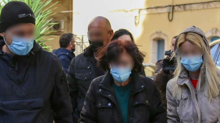 &quot;Θα απολογούμαι εγώ γιατί επέλεξε ο χάρος να τους πάρει;&quot;: Η κυνική δήλωση της ιδιοκτήτριας του γηροκομείου στα Χανιά