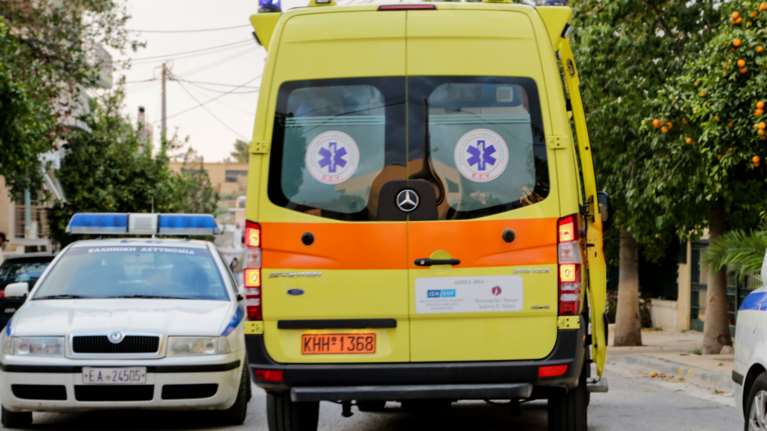 Παραλίγο τραγωδία στην Καλαμάτα: Πυροβόλησε τέσσερις φορές τον αδερφό του έπειτα από καβγά για μια... μουριά