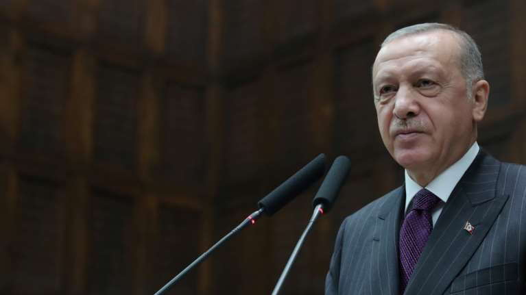 Το βιολί του ο Ερντογάν: Έχουμε πολλούς εφιάλτες για όσους δεν εγκαταλείπουν τα όνειρά τους στην Αν. Μεσόγειο