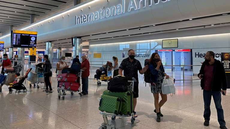 Βρετανία: Καραντίνα 14 ημερών για όσους φτάνουν στη χώρα από το εξωτερικό