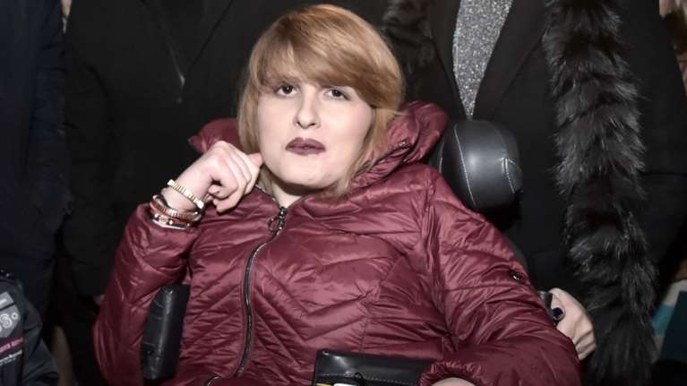 Στον &quot;Ευαγγελισμό&quot; η Μυρτώ της Πάρου: &quot;Κι αν δεν αντέχει ποιος νοιάζεται; Κανείς&quot; ξεσπά η μητέρα της