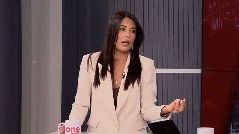 Λατινοπούλου: Ο "απατεώνας Βελόπουλος" έστελνε SMS σε δημοσιογράφους ότι είμαι ερωμένη γνωστού επιχειρηματία