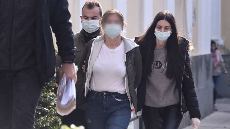 Χαλάνδρι: Παράτησε την 49χρονη εικαστικό ο δικηγόρος της - &quot;Επιθετική, εκρηκτική και αλλοπρόσαλλη συμπεριφορά&quot;