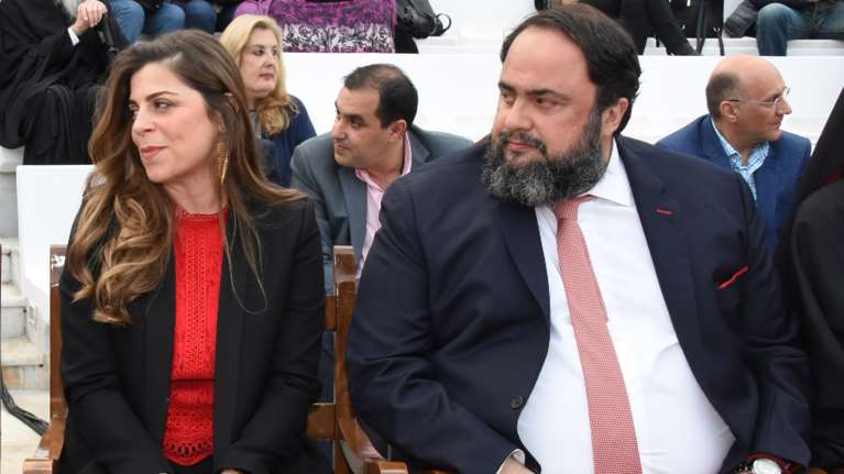 Αθανασία Μαρινάκη: Η σπάνια εμφάνιση της συζύγου του Βαγγέλη Μαρινάκη στο θέατρο [Εικόνες]