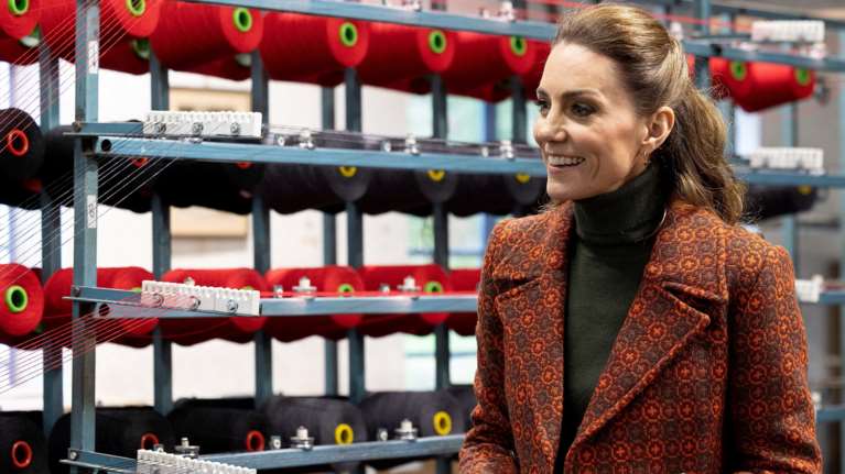 Συγκινεί η πριγκίπισσα Κέιτ στο μήνυμά της για τον καρκίνο: "Υπάρχουν στιγμές φόβου αλλά και δύναμης - Δεν είστε μόνοι"