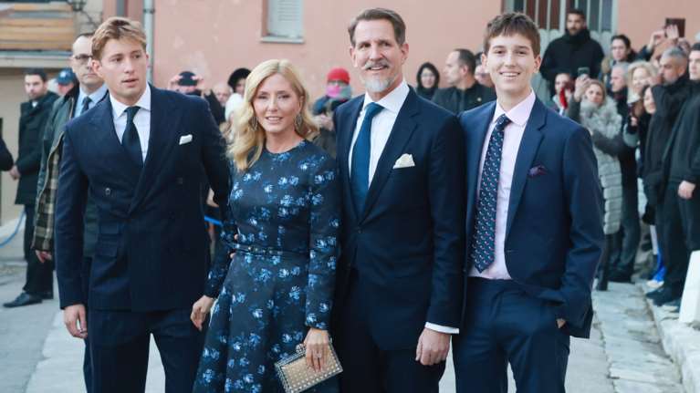 Γιατί καθηγητής της Νομικής ζητά από το ΣτΕ να αφαιρέσει το &quot;Ντε Γκρες&quot; και την ιθαγένεια από την πρώην βασιλική οικογένεια