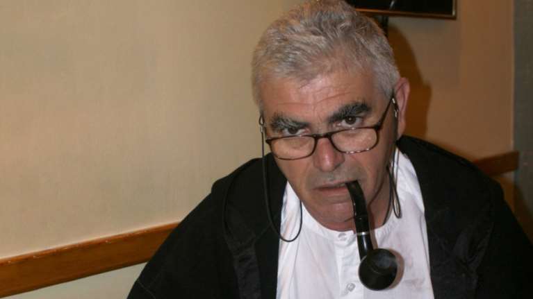 Πέθανε ο συγγραφέας και ποιητής Άγγελος Πετρουλάκης