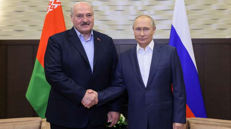 Η Λευκορωσία στο πλευρό του Πούτιν: Ανακοίνωσαν κοινή στρατιωτική δύναμη - Φόβοι για κλιμάκωση