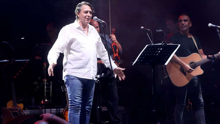 Γιάννης Κότσιρας: Ο λόγος για τον οποίο είχε αποφασίσει να σταματήσει το τραγούδι - &quot;Έχασα τα πάντα&quot; [βίντεο]