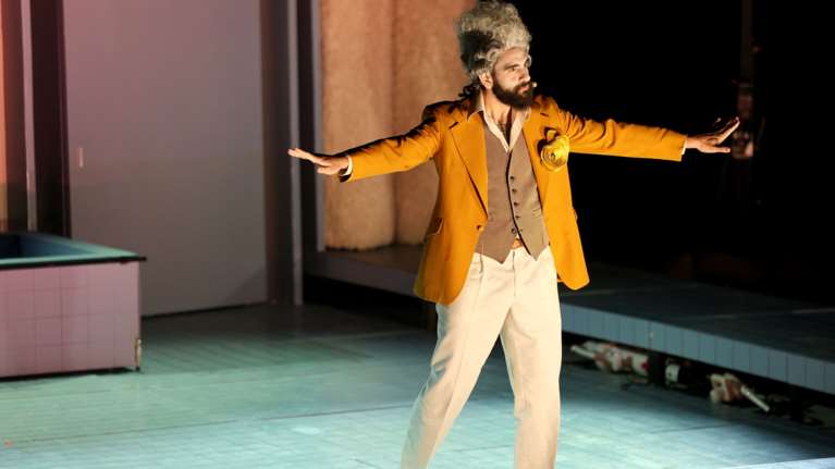 Δημήτρης Φιλιππίδης: Η πρεμιέρα του στο Θέατρο Βράχων και η σύνδεση με τον πατέρα του, Πέτρο [εικόνες]