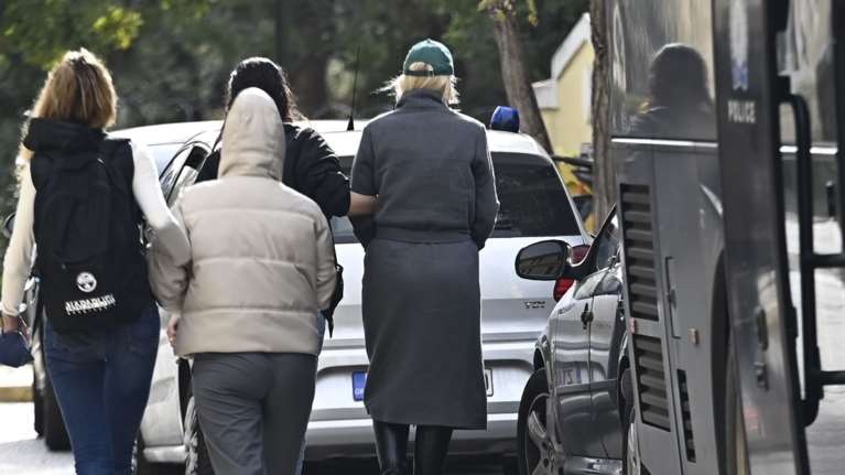 Κύκλωμα προστασίας οίκων ανοχής: Το e-mail που &quot;έκαψε&quot; την αστυνομικό - Η &quot;διεφθαρμένη Μ… αξιωματικίνα&quot;