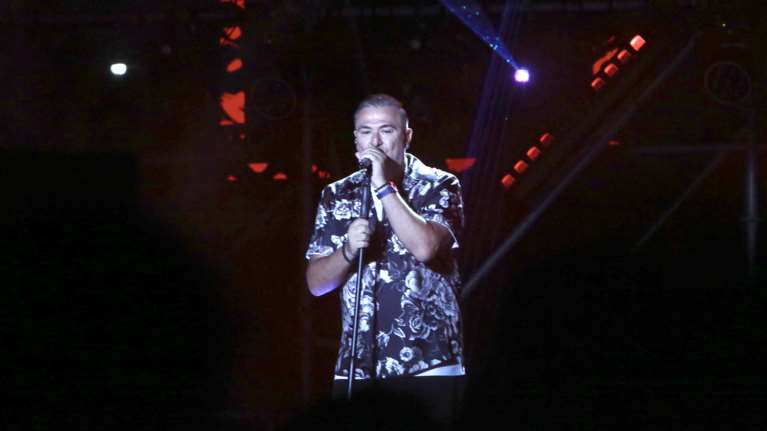 Η όλο νόημα αφιέρωση του Ρέμου σε συναυλία του: &quot;Σε όλους αυτούς που έχουν μεγάλα στόματα και λένε μεγάλα ψέματα&quot; [βίντεο]