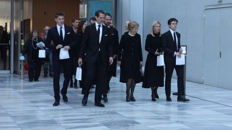 Ποιος υπουργός της κυβέρνησης έπεισε την τέως βασιλική οικογένεια να πάρει το επίθετο &quot;Ντε Γκρες&quot; - Ολόκληρο το παρασκήνιο