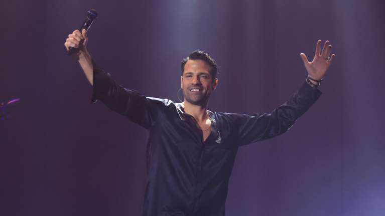 Κωνσταντίνος Αργυρός: Ο γιος μου ακούει κάποιο τραγούδι μου και λέει "μπαμπά" [βίντεο]