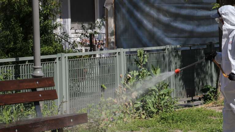 Κορονοϊός: Συναγερμός στη Λάρισα - Πολλά κρούσματα σε οικισμό Ρομά