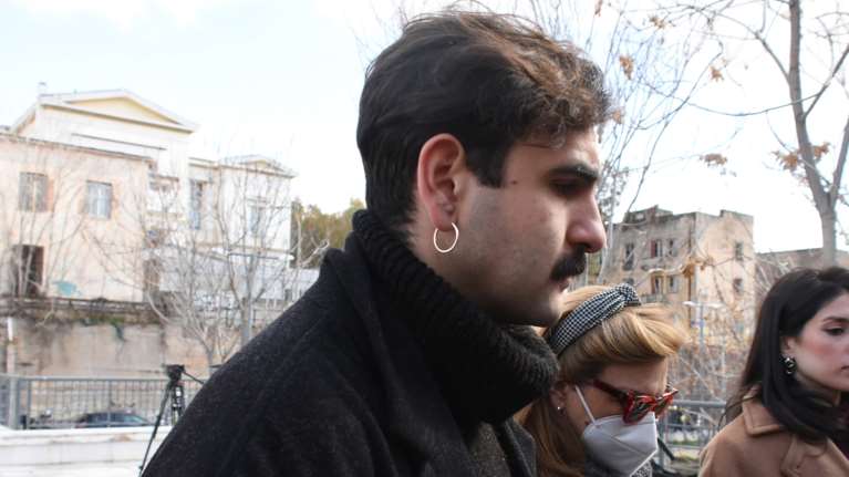 Ο γιος του Πέτρου Φιλιππίδη, Δημήτρης, στην Επίδαυρο - Η φωτό από τα παρασκήνια