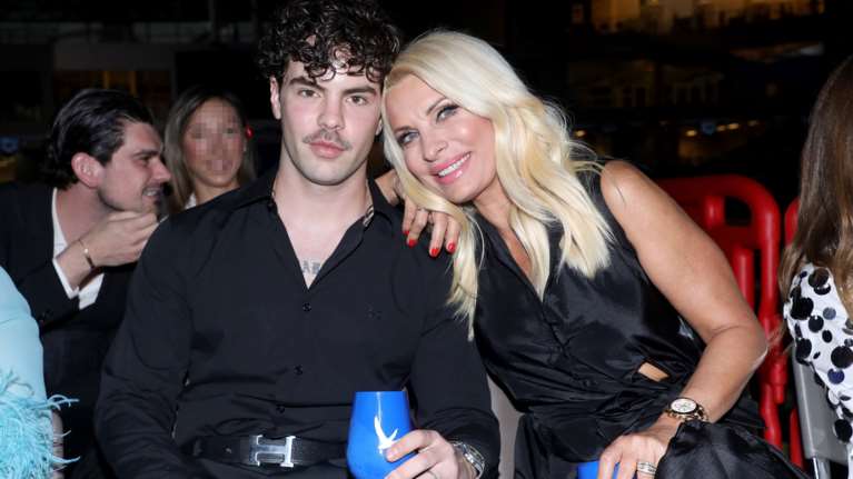 Άγγελος Λάτσιος: Για πεζοπορία στα Άχλα μαζι με τον πατριό του, Μάκη Παντζόπουλο - Το σπάνιο στιγμιότυπο