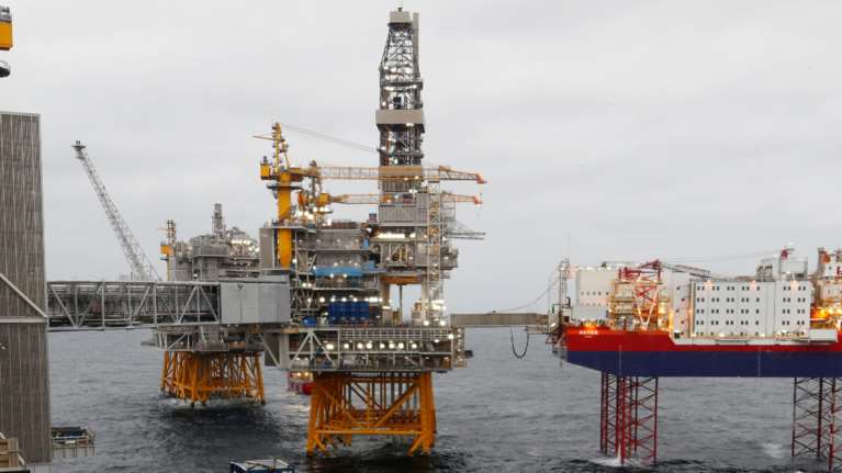 Ιστορική κατάρρευση για το αμερικανικό πετρέλαιο