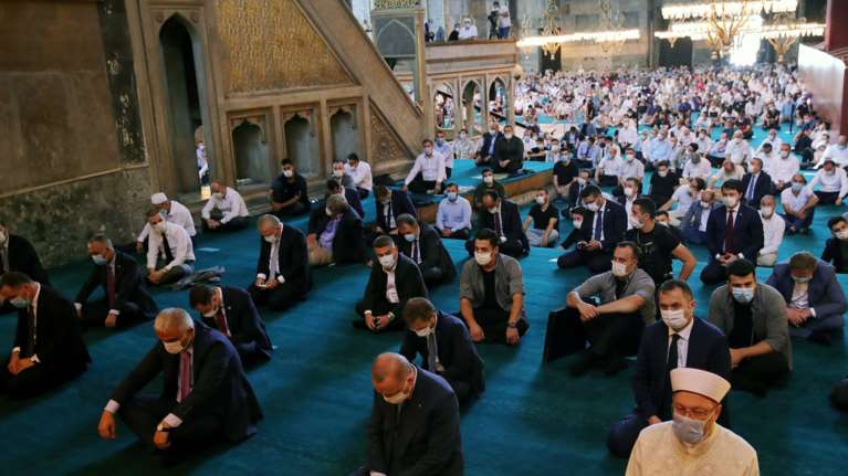 Κορονοϊός - Αγιά Σοφιά: 3.000 άνθρωποι μολύνθηκαν στη φιέστα του Ερντογάν