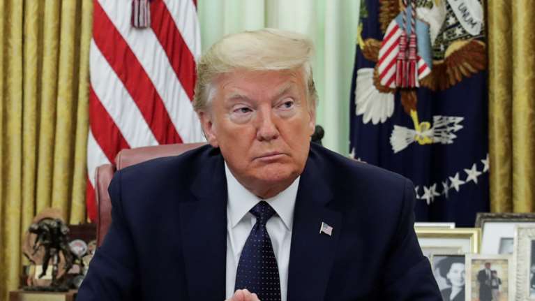 Τραμπ μαινόμενος κατά twitter: "Στοχοποιεί εμένα αντί για την Κίνα και την ριζοσπαστική Αριστερά"