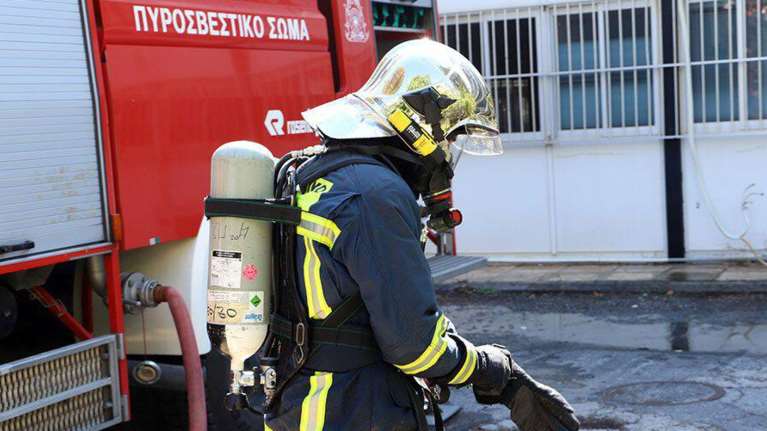 Φωτιά στον Άλιμο - Εκκενώθηκε πολυκατοικία [Εικόνες+Βίντεο]