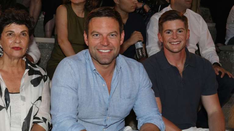 Ξανά στην Επίδαυρο ο Κασσελάκης - Μαζί με τον Τάιλερ, παρακολούθησαν την &quot;Αντιγόνη&quot; [εικόνες]