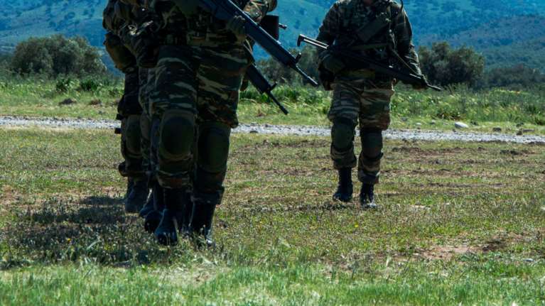 Ρόδος: Στρατιωτικοί οι τέσσερις άνδρες που παρίσταναν τους αστυνομικούς και έδειραν πολίτες