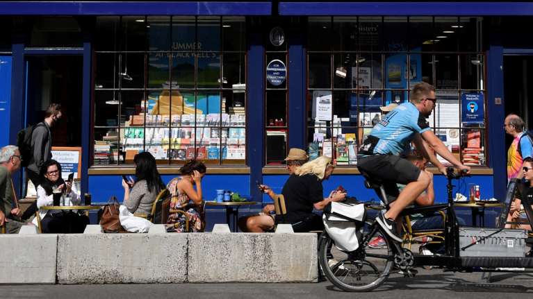 Κορονοϊός:  Ετοιμη για γενικό lockdown η Βρετανία -  Πάνω από 4.000 κρούσματα τη μέρα