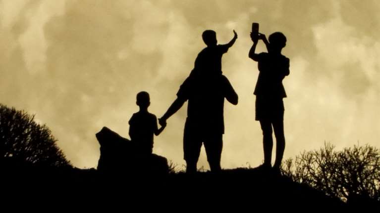 Μάγεψε η πρώτη αυγουστιάτικη πανσέληνος - 10+1 εντυπωσιακές φωτογραφίες από όλο τον κόσμο [εικόνες]