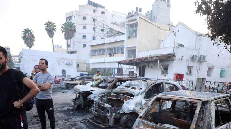 Πόλεμος στο Ισραήλ: Από πού εκτοξεύτηκε η ρουκέτα που χτύπησε το νοσοκομείο στη Γάζα- Η ανάλυση της Wall Street Journal