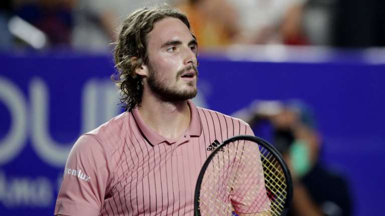 Τσιτσιπάς ξανά ως... Αντουανέτα: Γιατί δεν φυτεύουν δέντρα στους δρόμους για να τρώνε οι άστεγοι;