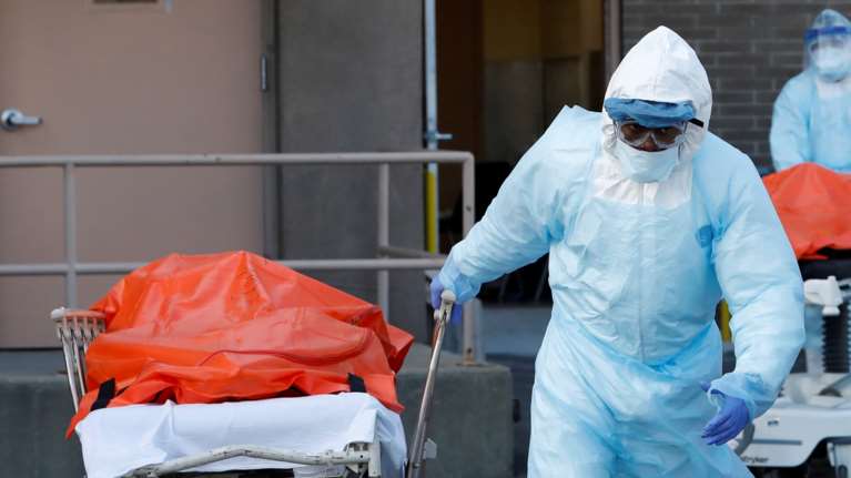 Κορονοϊός: Τραγωδία χωρίς τέλος στις ΗΠΑ - Πάνω από 1.200 νεκροί σε 24 ώρες