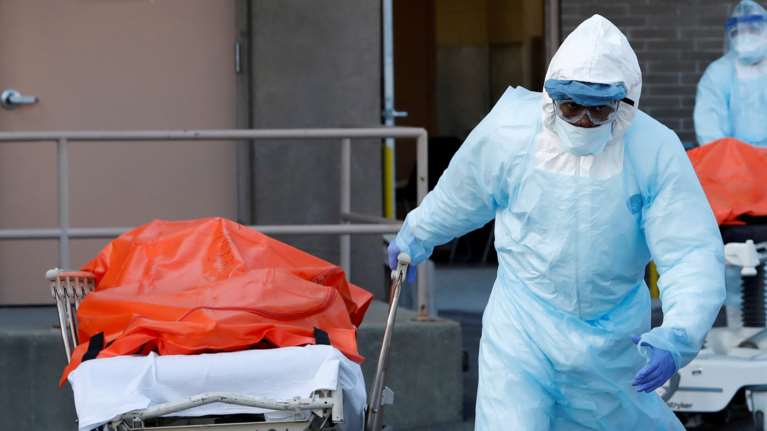 Ο κορονοϊός θερίζει τον πλανήτη: Ξεπέρασαν τους 108.000 οι νεκροί παγκοσμίως