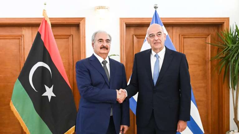 Το παρασκήνιο της σύγκρουσης Δένδια με την Τρίπολη: Το διπλωματικό "φάουλ" και η απόπειρα εκβιασμού που δεν πέρασε