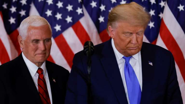 ΗΠΑ: Ο Πενς κρατά &quot;ζωντανή&quot; την παραπομπή Τραμπ - Νέο &quot;παραιτήσου τώρα&quot; Ρεπουμπλικανού γερουσιαστή