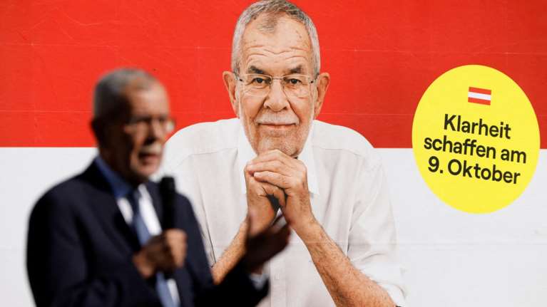 Αυστρία: Ο Αλεξάντερ Φαν ντερ Μπέλεν εκλέγεται πρόεδρος από τον πρώτο γύρο -  Με ποσοστό υψηλότερο του 50%