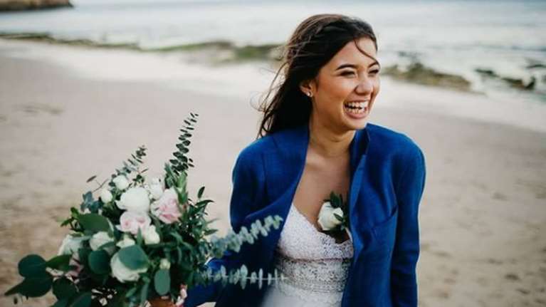 Γλυκά Νερά: Τέλος... ο Αναγνωστόπουλος - Η λέξη &quot;σύζυγος&quot; σβήστηκε από το μνήμα της Καρολάιν [Βίντεο]