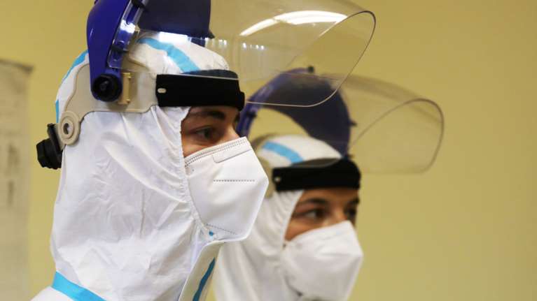 Γερμανία: Χιλιάδες πολίτες σε καραντίνα σε Ρηνανία, Βεστφαλία - Πληθαίνουν οι εστίες μόλυνσης